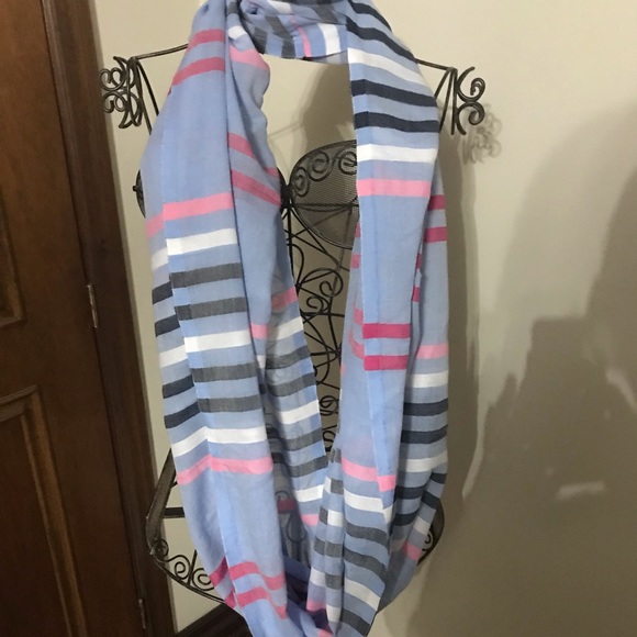 Tommy Hilfiger Accessories - Tommy Hilfiger circle scarf